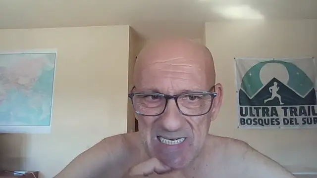 Snapshot of llopaco chatting on 09.14.25 llopaco online show from 09.14.25