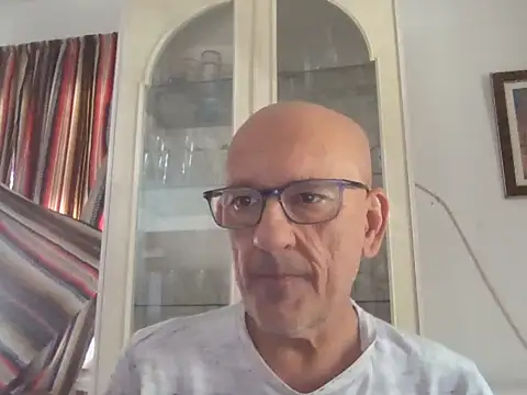 Snapshot of llopaco chatting on 09.26.25 llopaco online show from 09.26.25