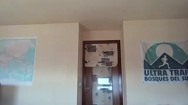 Snapshot of llopaco chatting on 10.18.25 llopaco online show from 10.18.25