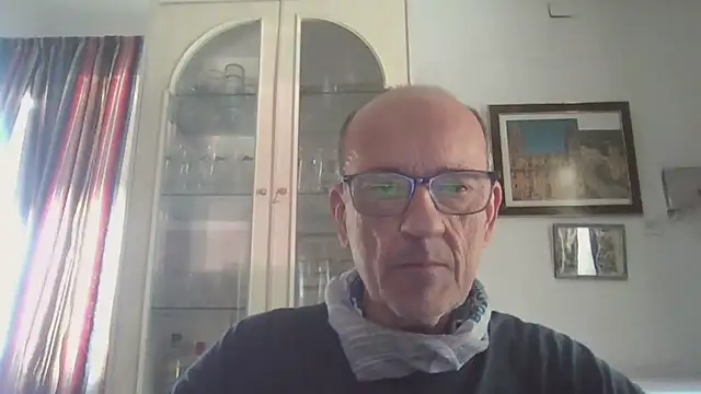 Snapshot of llopaco chatting on 10.24.25 llopaco online show from 10.24.25