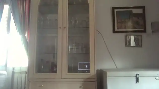 Snapshot of llopaco chatting on 10.28.25 llopaco online show from 10.28.25