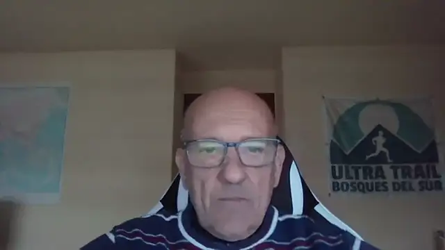 Snapshot of llopaco chatting on 11.30.25 llopaco online show from 11.30.25