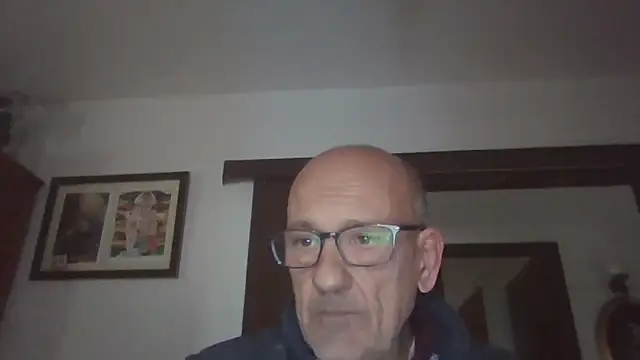 Snapshot of llopaco chatting on 12.01.25 llopaco online show from 12.01.25