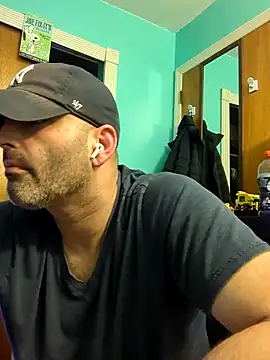 Snapshot of Novabear6996 chatting on 03.04.25 Novabear6996 online show from 03.04.25