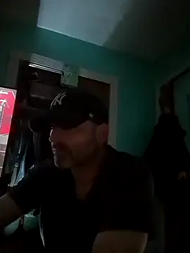 Snapshot of Novabear6996 chatting on 03.05.25 Novabear6996 online show from 03.05.25