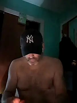 Snapshot of Novabear6996 chatting on 03.21.25 Novabear6996 online show from 03.21.25