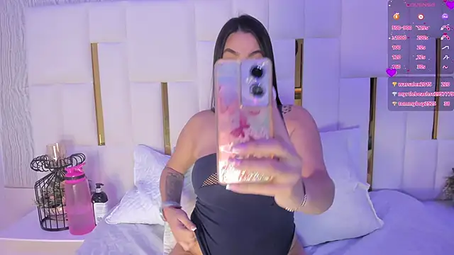 Snapshot of hillary_uckerman_ chatting on 09.09.25 hillary uckerman online show from 09.09.25