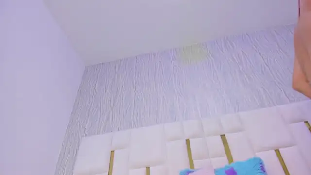 Snapshot of hillary_uckerman_ chatting on 11.30.25 hillary uckerman online show from 11.30.25