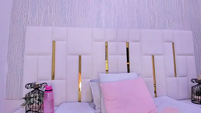 Snapshot of hillary_uckerman_ chatting on 01.16.26 hillary uckerman online show from 01.16.26