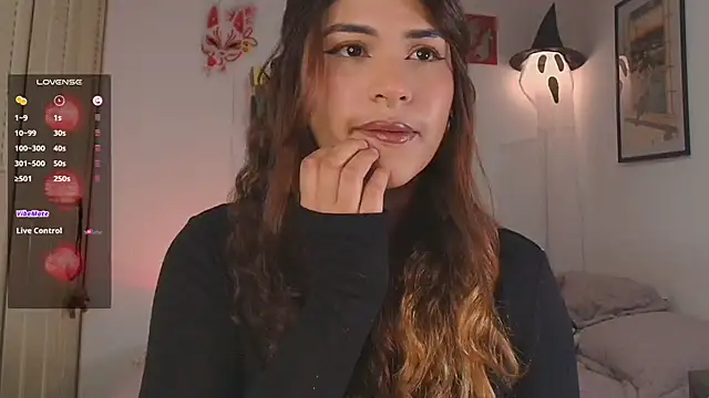 Snapshot of mmycaliope chatting on 10.24.25 mmycaliope online show from 10.24.25