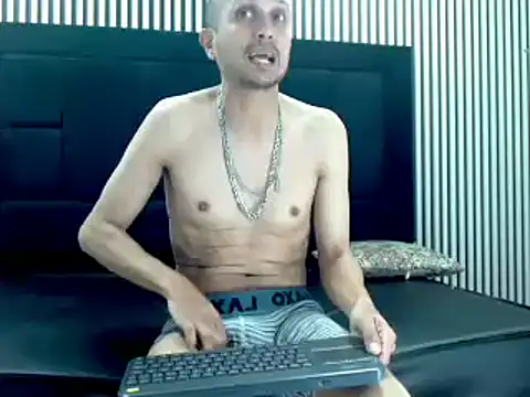 JhonTorres018 online show from 02.18.25