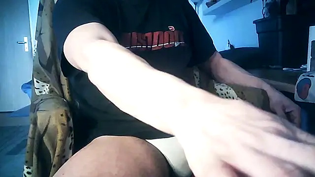 Snapshot of liquidio chatting on 03.11.25 liquidio online show from 03.11.25