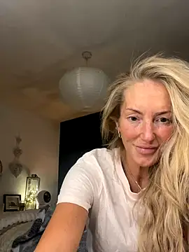 Fiery Blonde LexiX online show from 10.21.25