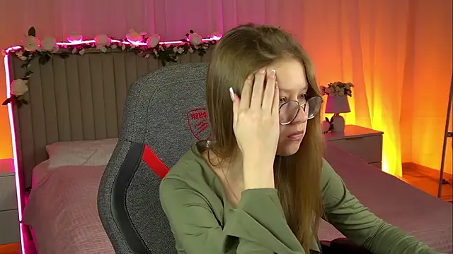 EveMundie online show from 10.24.25