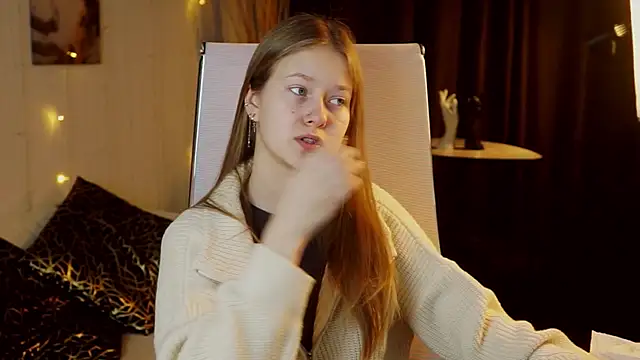 EveMundie online show from 12.17.25