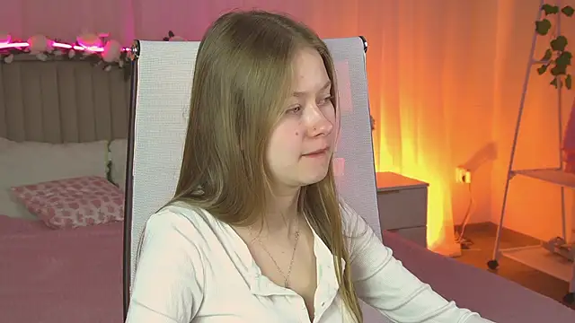 EveMundie online show from 04.11.26