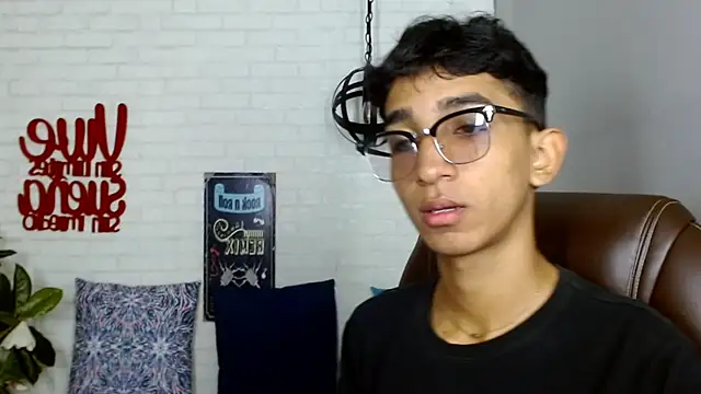 Snapshot of Martin_Linares chatting on 02.20.25 Martin Linares online show from 02.20.25