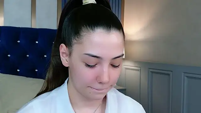Snapshot of Alice_Deleon chatting on 04.22.26 Alice Deleon online show from 04.22.26