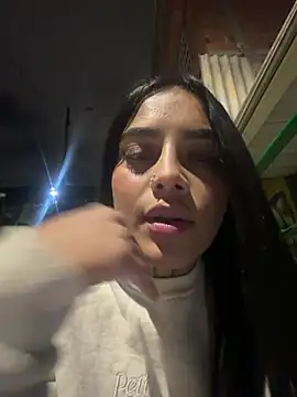 Snapshot of Emily_sharlot chatting on 05.18.26 Emily sharlot online show from 05.18.26