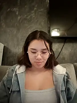 EmmaSulivan online show from 11.06.25