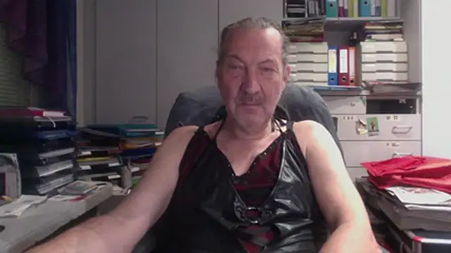 HMStraps01 online show from 12.18.25