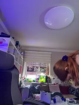 Snapshot of sexymelli18 chatting on 10.07.25 sexymelli18 online show from 10.07.25