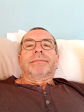 Snapshot of Xavspank2 chatting on 09.29.25 Xavspank2 online show from 09.29.25