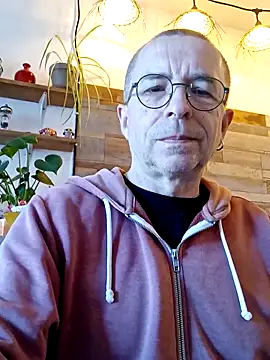 Snapshot of Xavspank2 chatting on 03.24.26 Xavspank2 online show from 03.24.26