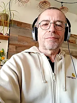 Snapshot of Xavspank2 chatting on 03.30.26 Xavspank2 online show from 03.30.26