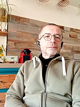 Snapshot of Xavspank2 chatting on 03.31.26 Xavspank2 online show from 03.31.26