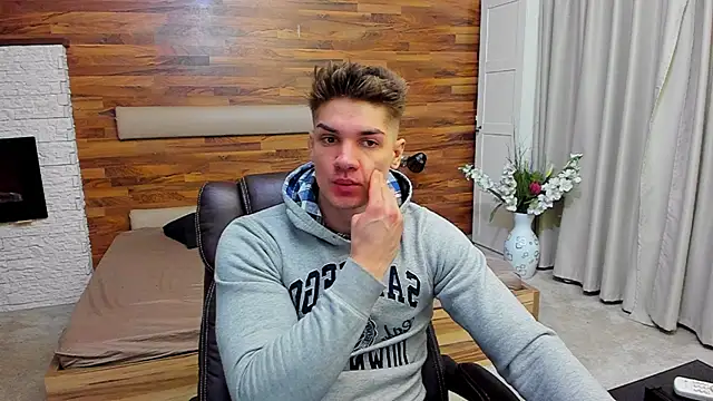 MaxKaiden online show from 03.16.26