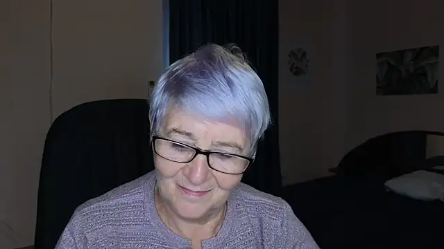 Sandra Snowflake online show from 09.23.25