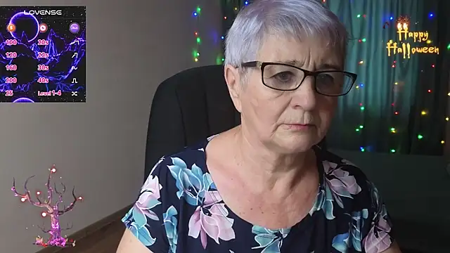 Sandra Snowflake online show from 10.28.25