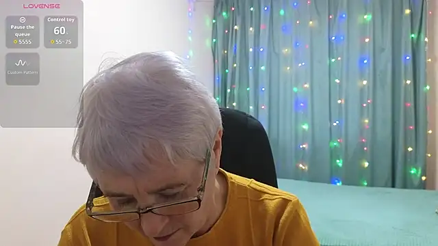 Sandra Snowflake online show from 11.13.25