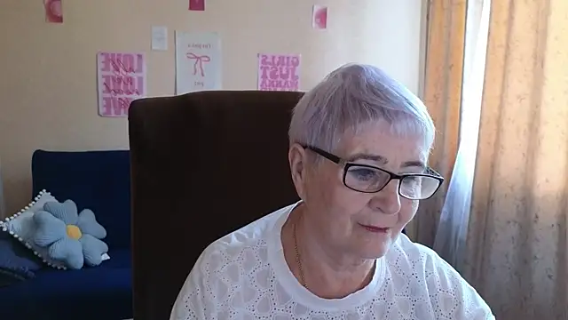 Sandra Snowflake online show from 05.21.26