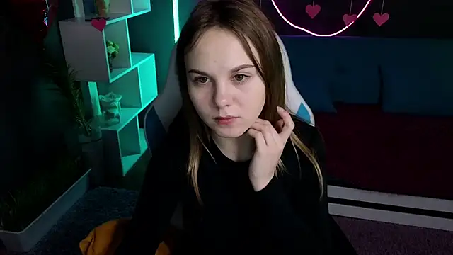 Snapshot of Dyna_bae chatting on 02.18.25 Dyna bae online show from 02.18.25