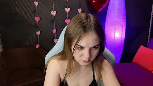 Snapshot of Dyna_bae chatting on 02.20.25 Dyna bae online show from 02.20.25