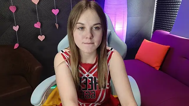 Snapshot of Dyna_bae chatting on 02.20.25 Dyna bae online show from 02.20.25