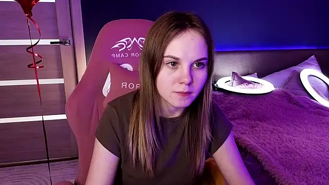 Snapshot of Dyna_bae chatting on 02.23.25 Dyna bae online show from 02.23.25