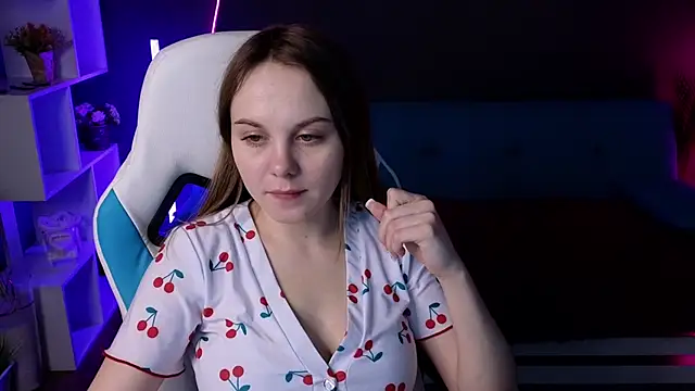 Snapshot of Dyna_bae chatting on 02.28.25 Dyna bae online show from 02.28.25