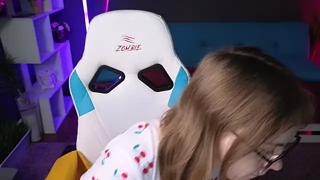 Snapshot of Dyna_bae chatting on 03.02.25 Dyna bae online show from 03.02.25