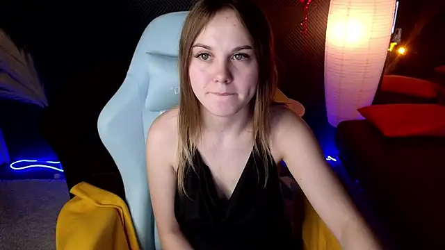 Snapshot of Dyna_bae chatting on 03.10.25 Dyna bae online show from 03.10.25