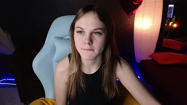 Snapshot of Dyna_bae chatting on 03.11.25 Dyna bae online show from 03.11.25