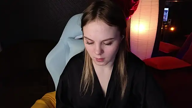 Snapshot of Dyna_bae chatting on 03.13.25 Dyna bae online show from 03.13.25