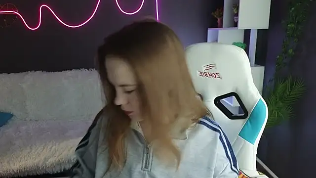 Snapshot of Dyna_bae chatting on 09.09.25 Dyna bae online show from 09.09.25