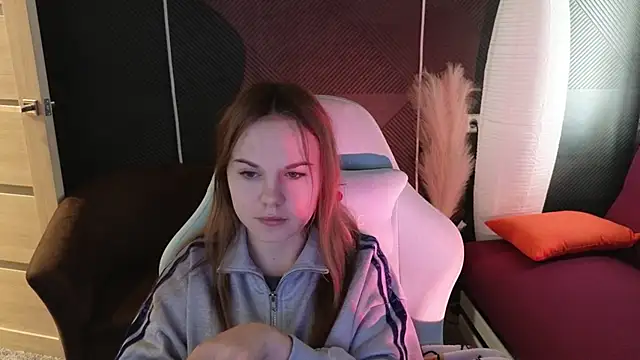 Snapshot of Dyna_bae chatting on 09.10.25 Dyna bae online show from 09.10.25