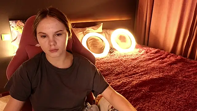 Snapshot of Dyna_bae chatting on 09.23.25 Dyna bae online show from 09.23.25