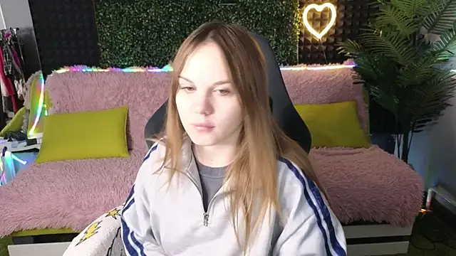 Snapshot of Dyna_bae chatting on 09.30.25 Dyna bae online show from 09.30.25