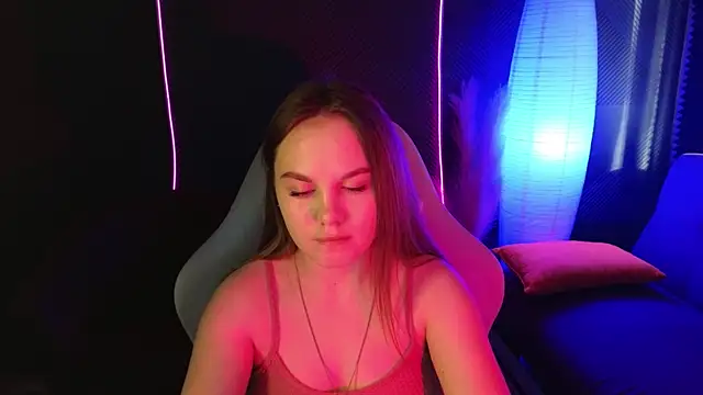 Snapshot of Dyna_bae chatting on 10.16.25 Dyna bae online show from 10.16.25