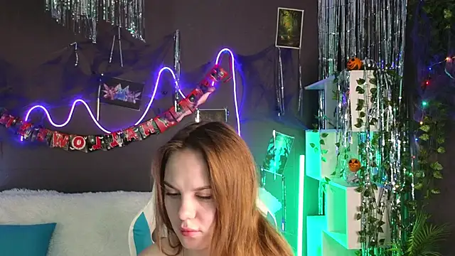 Snapshot of Dyna_bae chatting on 10.19.25 Dyna bae online show from 10.19.25